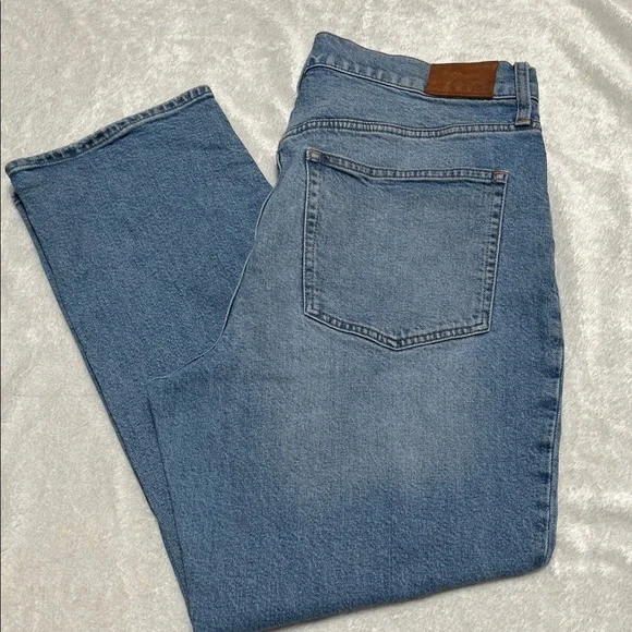 J. Crew Women's Straight-Leg Jeans in Medium Blue - Picture 1 of 10